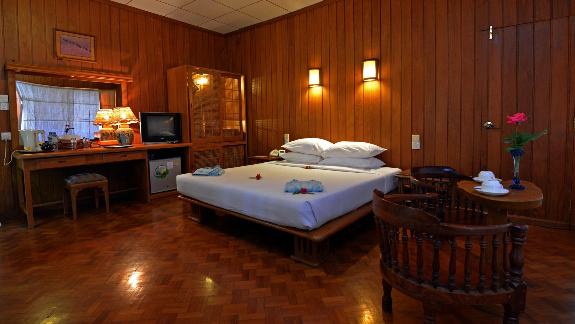 Hotel Thande - Old 3*