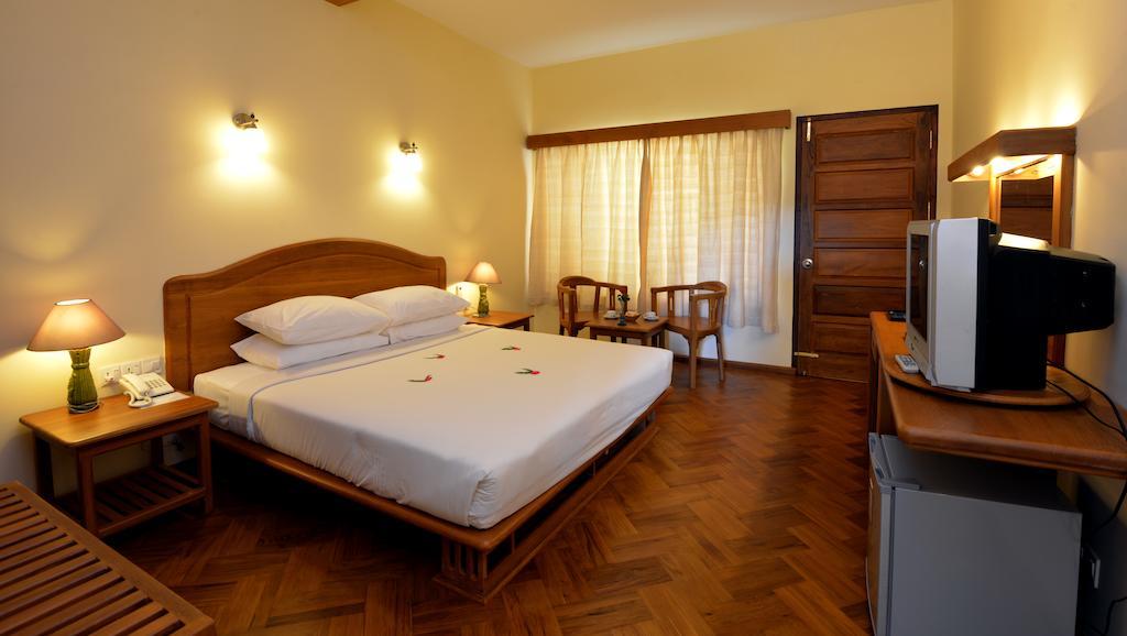Thande - Old Hotel